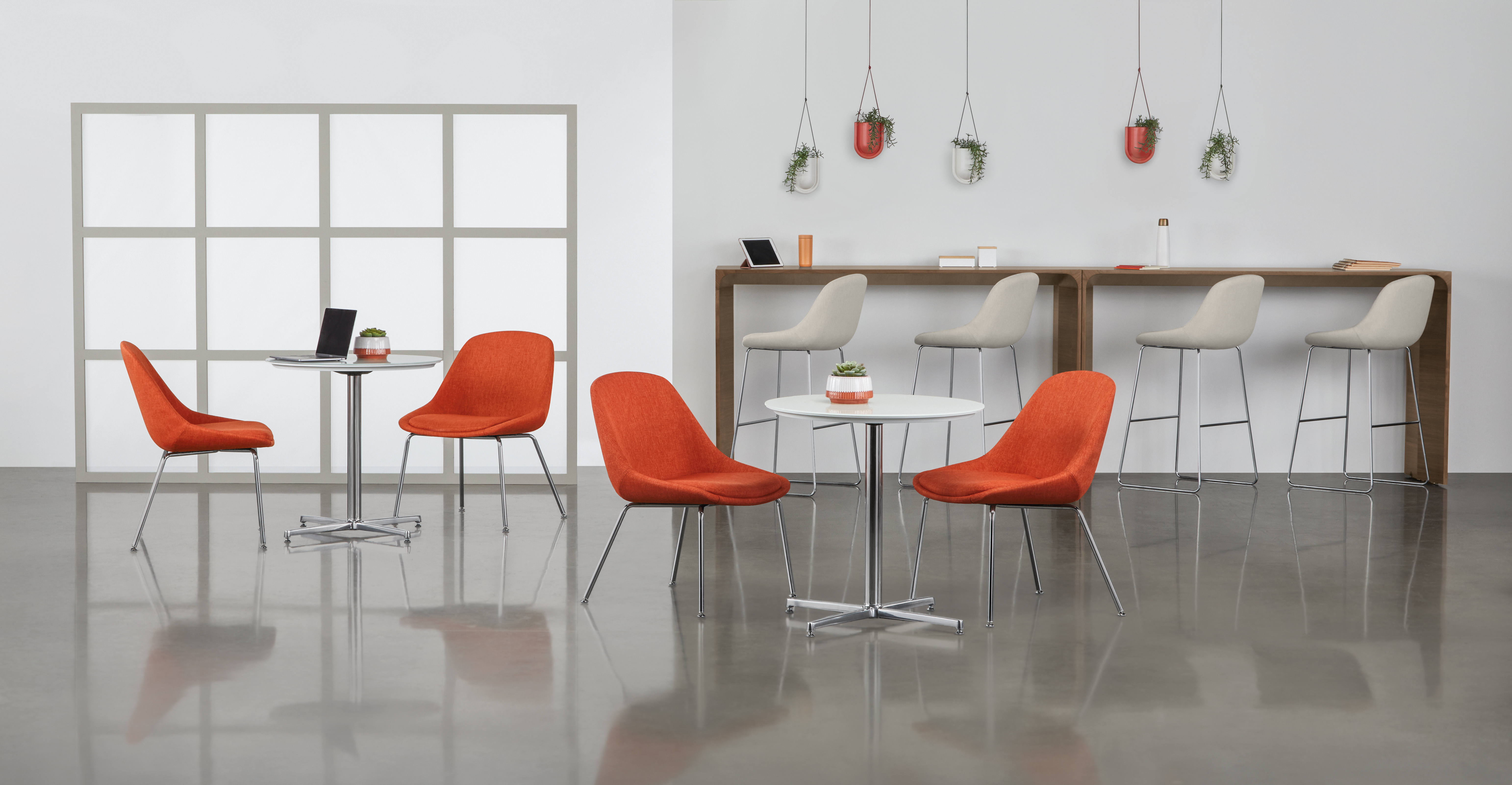 Hoom Guest & Stools with Nios Meeting Table